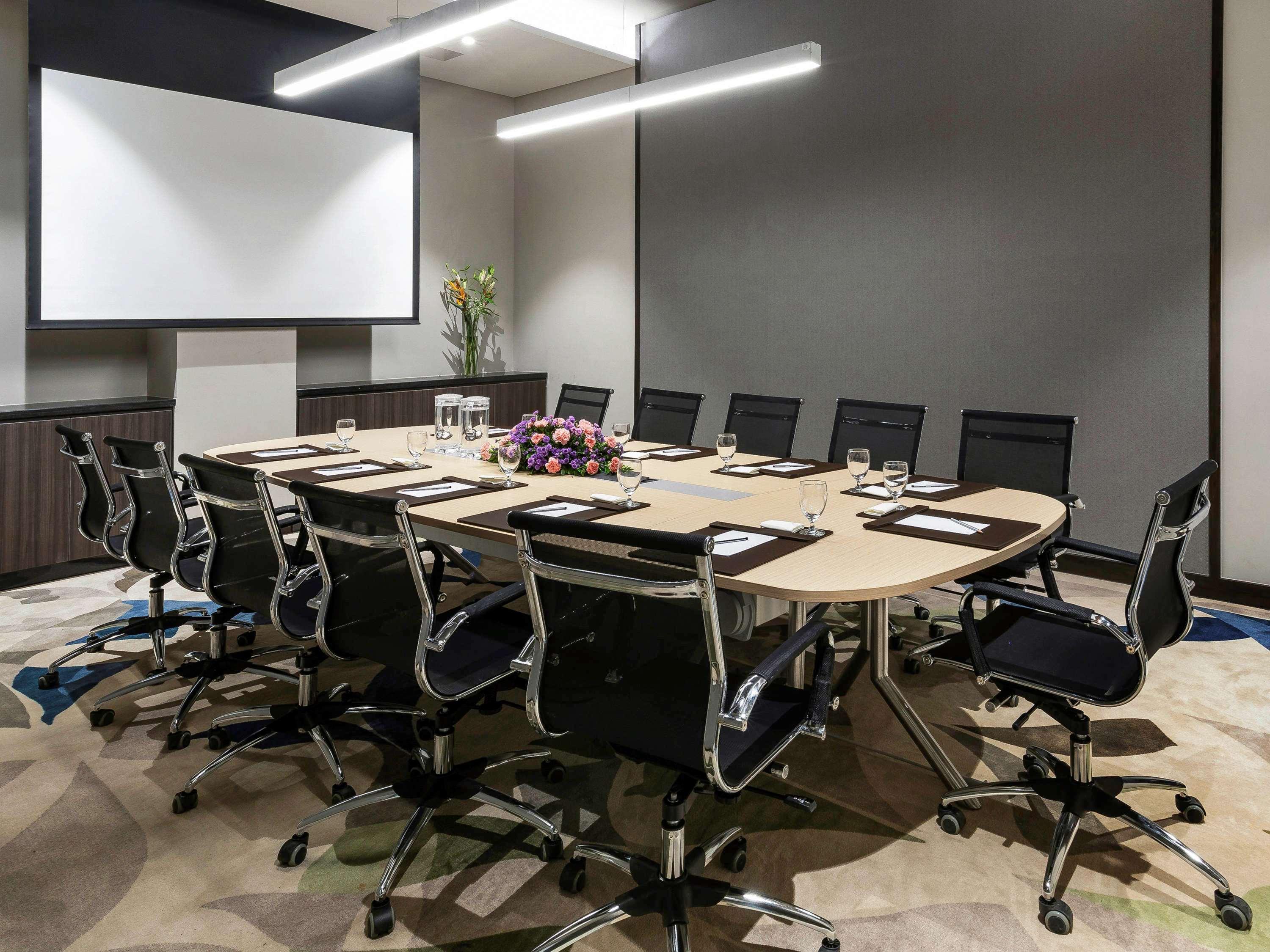 Grand Mercure Ahmedabad Gift City - An Accor Hotels Brand Gandhinagar Dış mekan fotoğraf