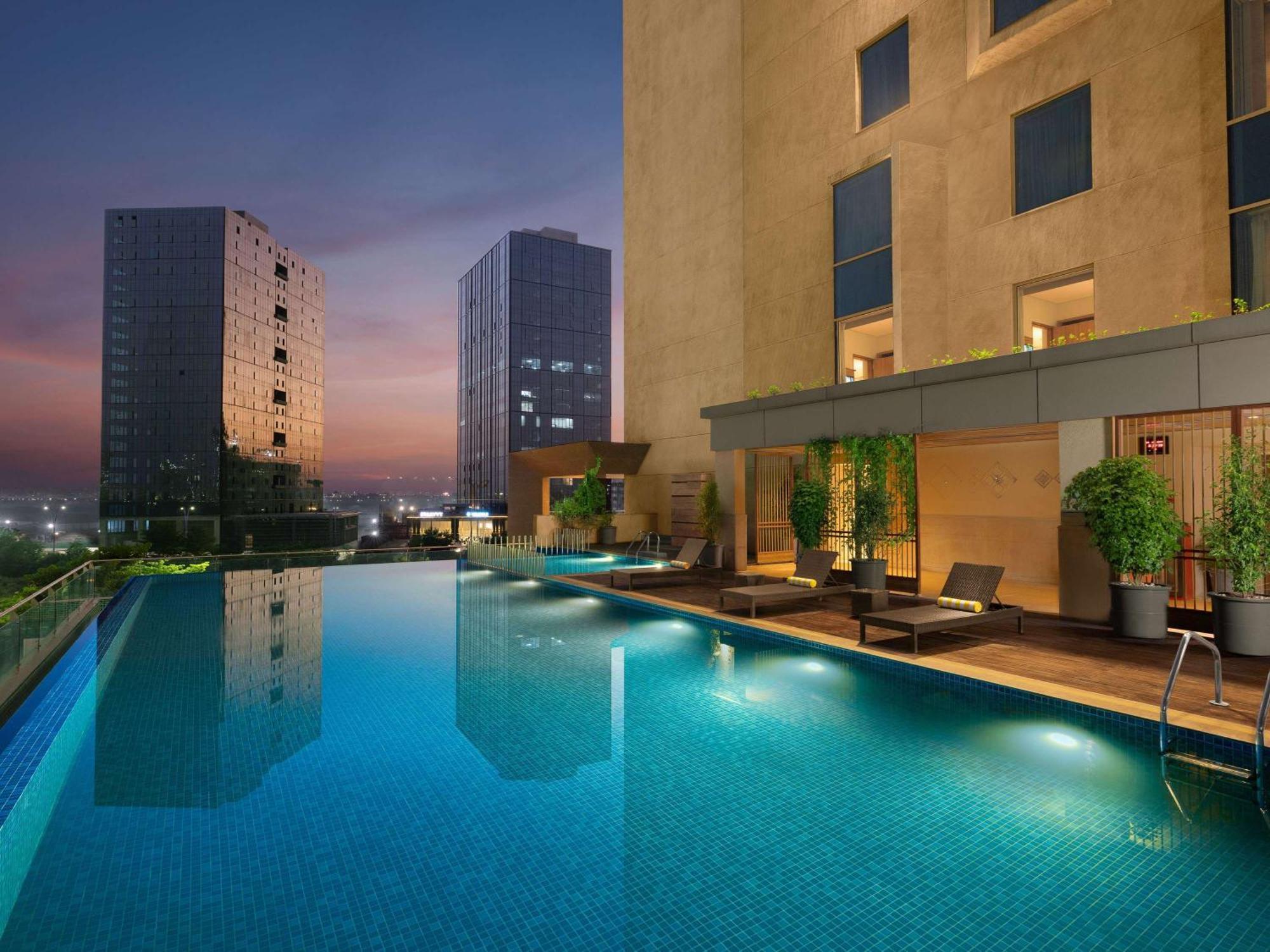 Grand Mercure Ahmedabad Gift City - An Accor Hotels Brand Gandhinagar Dış mekan fotoğraf