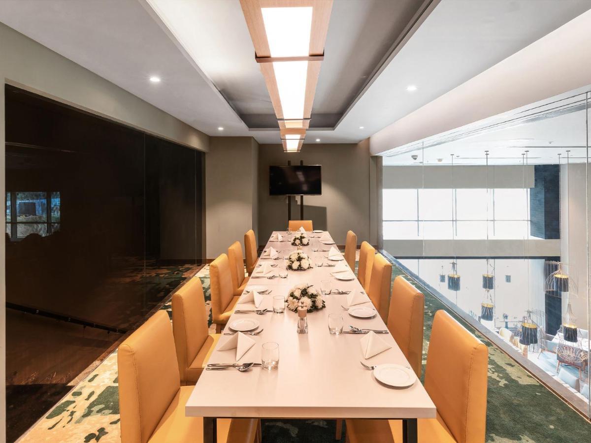Grand Mercure Ahmedabad Gift City - An Accor Hotels Brand Gandhinagar Dış mekan fotoğraf